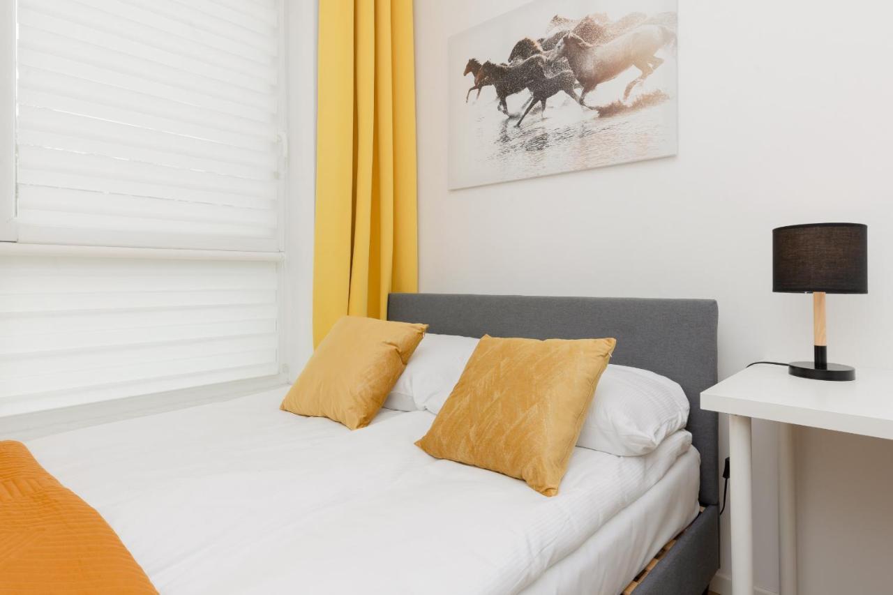 Apartment With Ac Mokotow Business Centre By Renters Warsaw