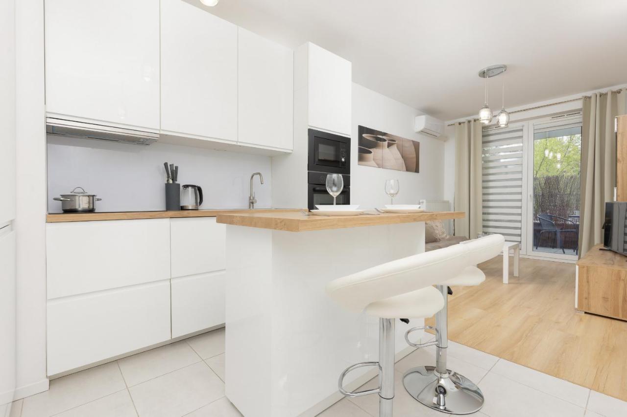 With Ac Mokotow Business Centre By Renters Apartment