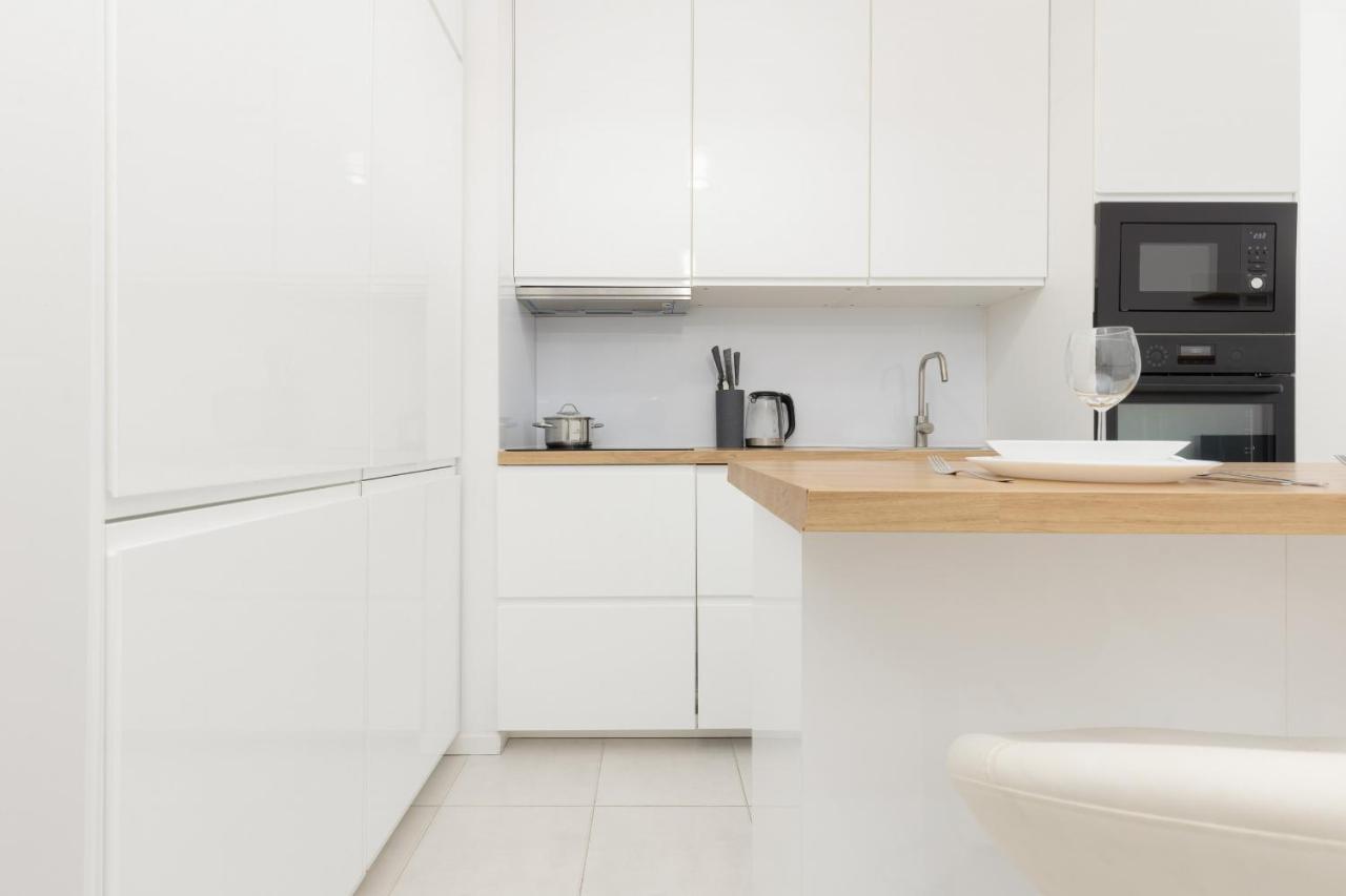 With Ac Mokotow Business Centre By Renters Apartment Warsaw